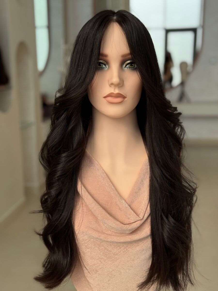 باروكة طول ٢٦ انش لون طبيعي مايل للأسود